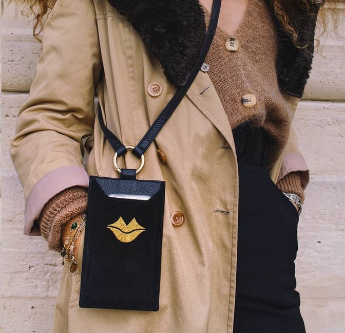 Black and gold velvet leather TELI phone pouch, Look 1 view | Gloria Balensi