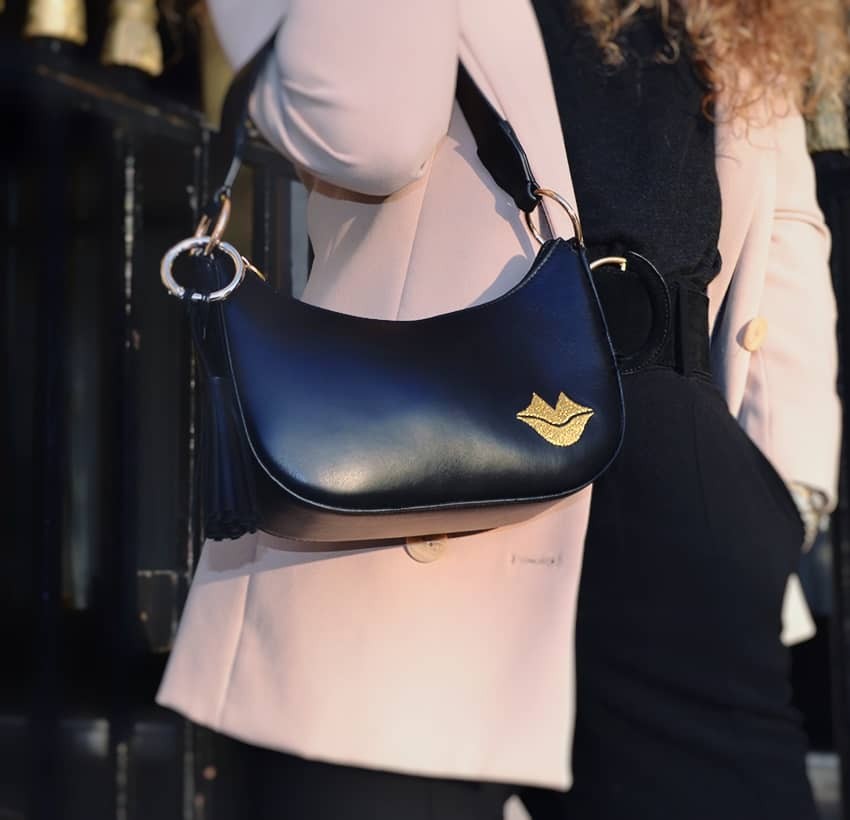 MIA black and gold baguette bag in cowhide leather, look 2 view | Gloria Balensi