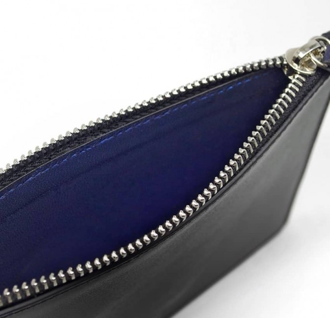 Black leather Zipped pouch ISADORA, navy blue mouth, lining view  | Gloria Balensi